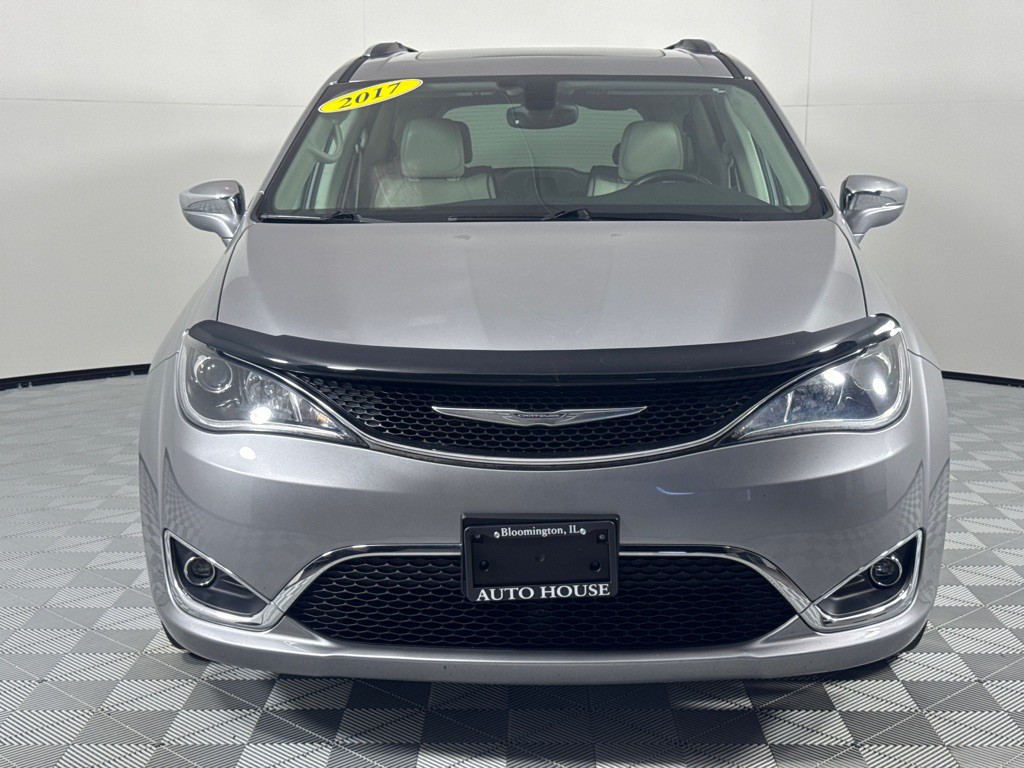 2017 Chrysler Pacifica Image 11