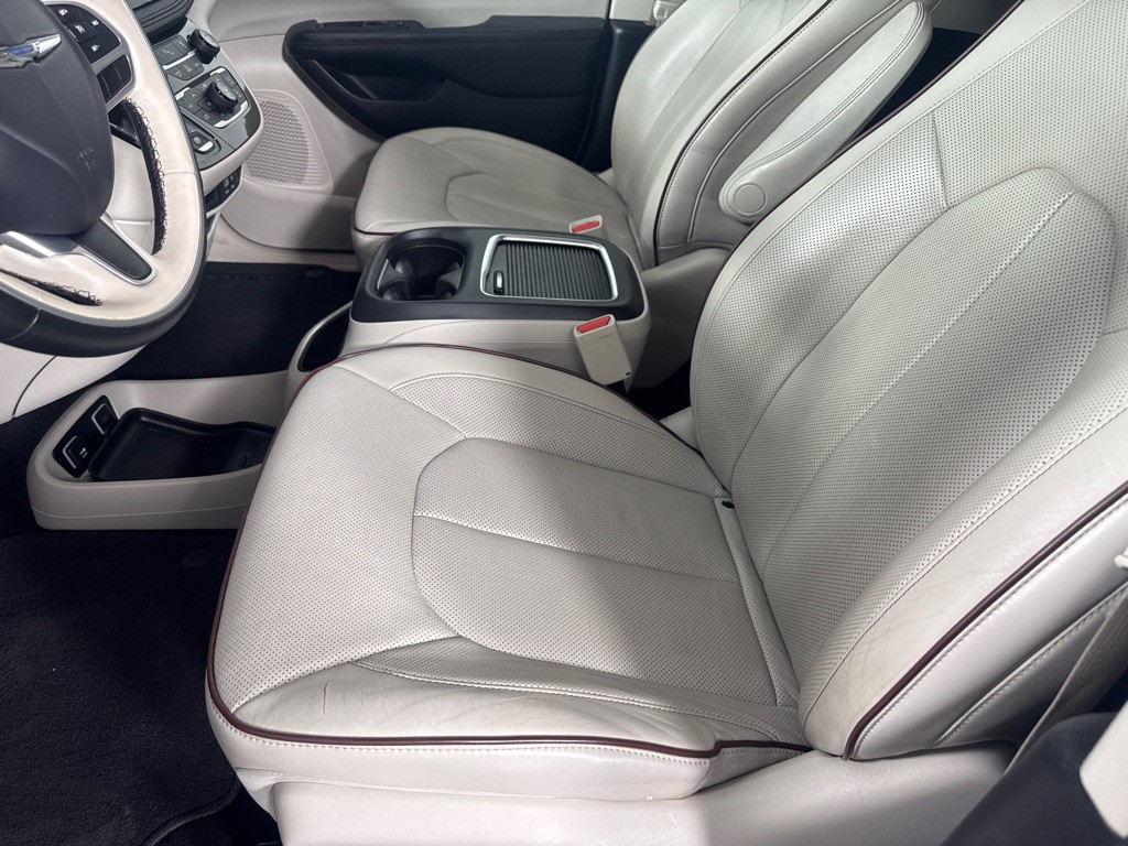 2017 Chrysler Pacifica Image 13