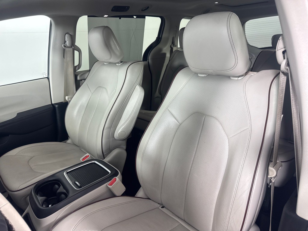 2017 Chrysler Pacifica Image 14