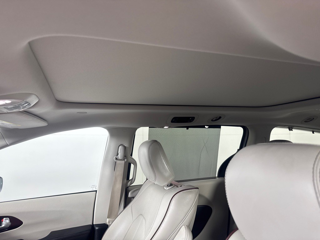 2017 Chrysler Pacifica Image 15