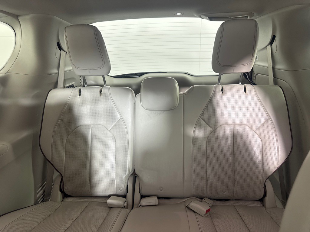 2017 Chrysler Pacifica Image 23