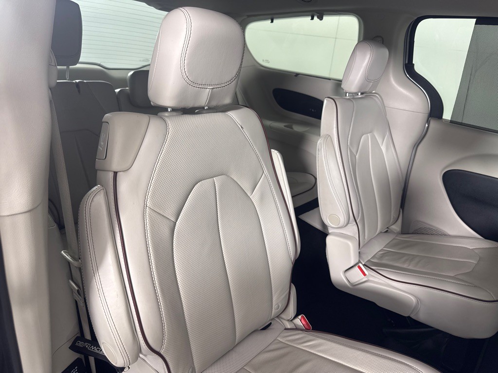 2017 Chrysler Pacifica Image 26