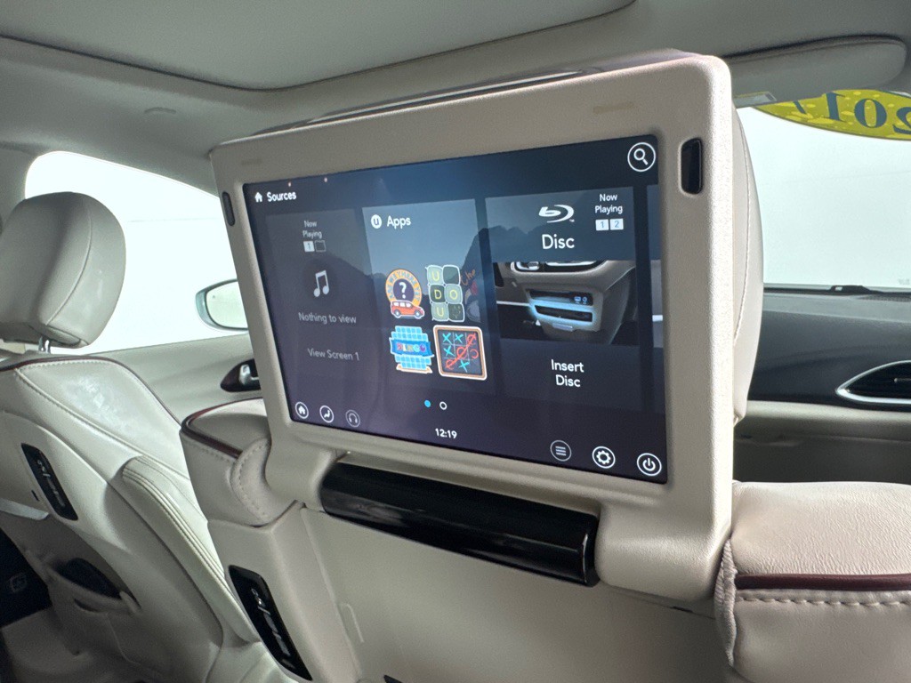 2017 Chrysler Pacifica Image 31