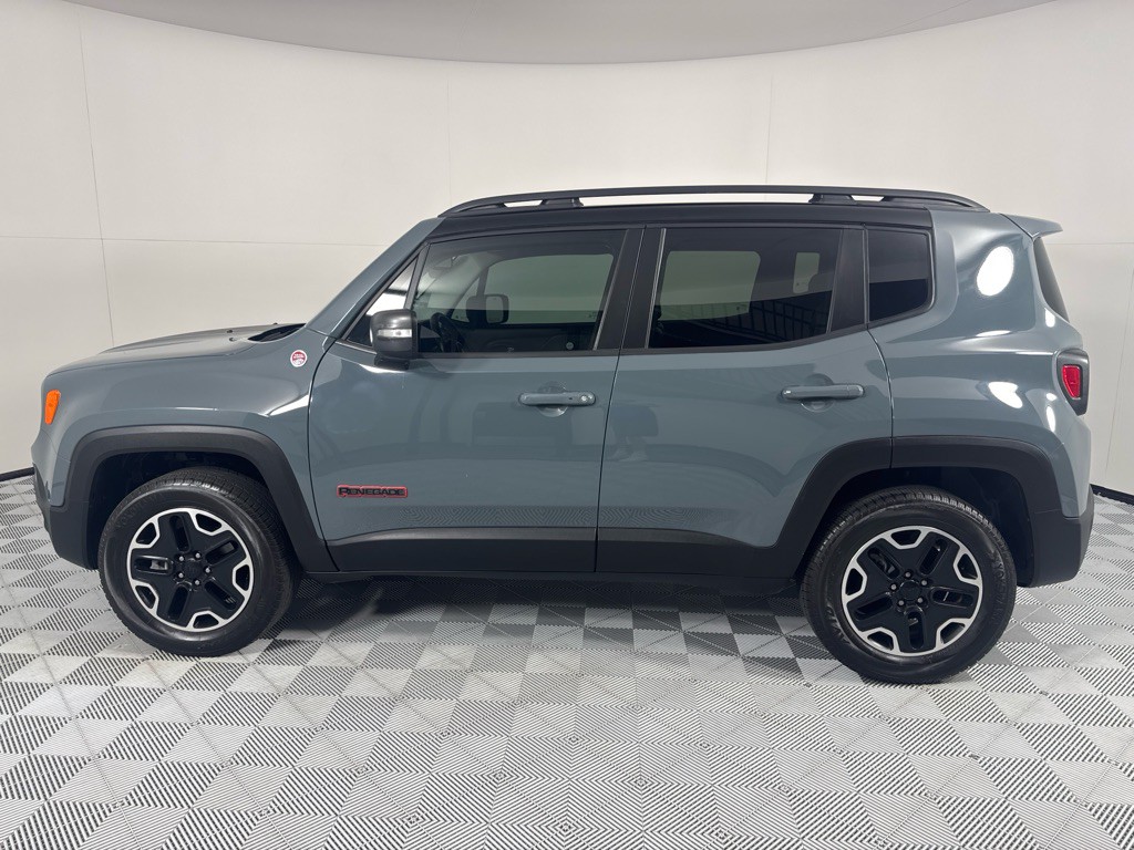 2016 Jeep Renegade Image 4