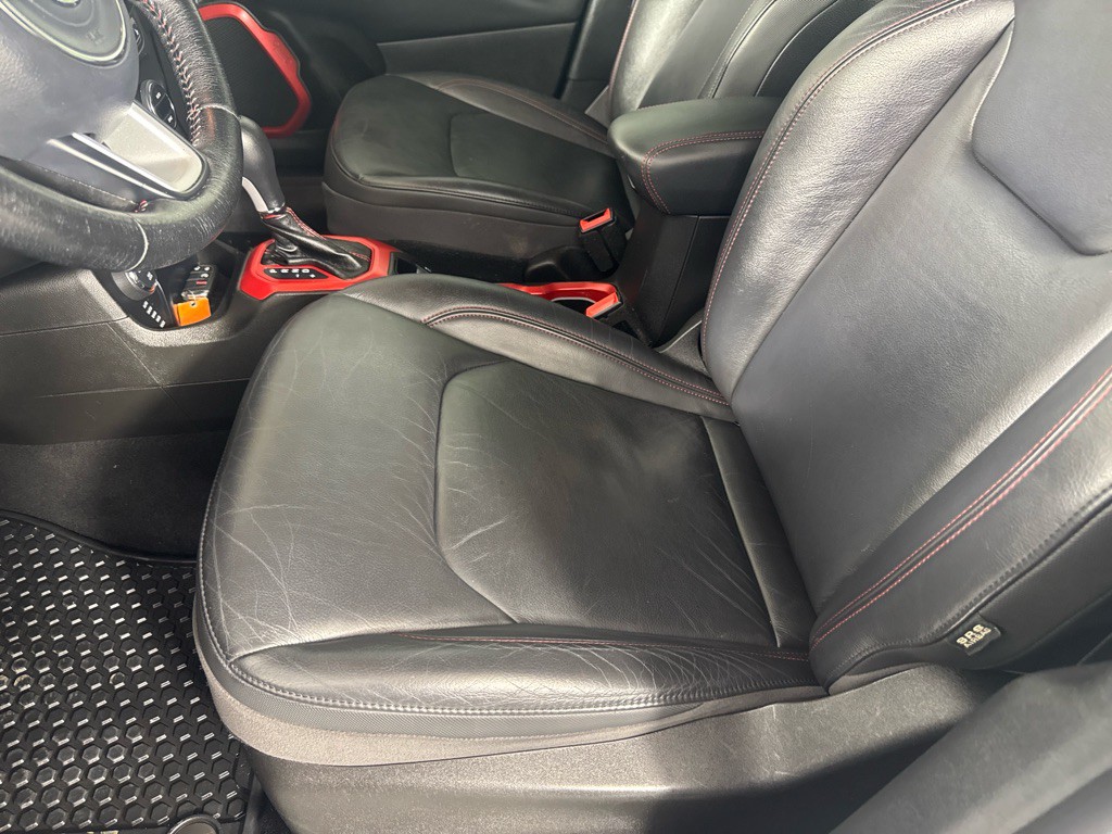 2016 Jeep Renegade Image 9