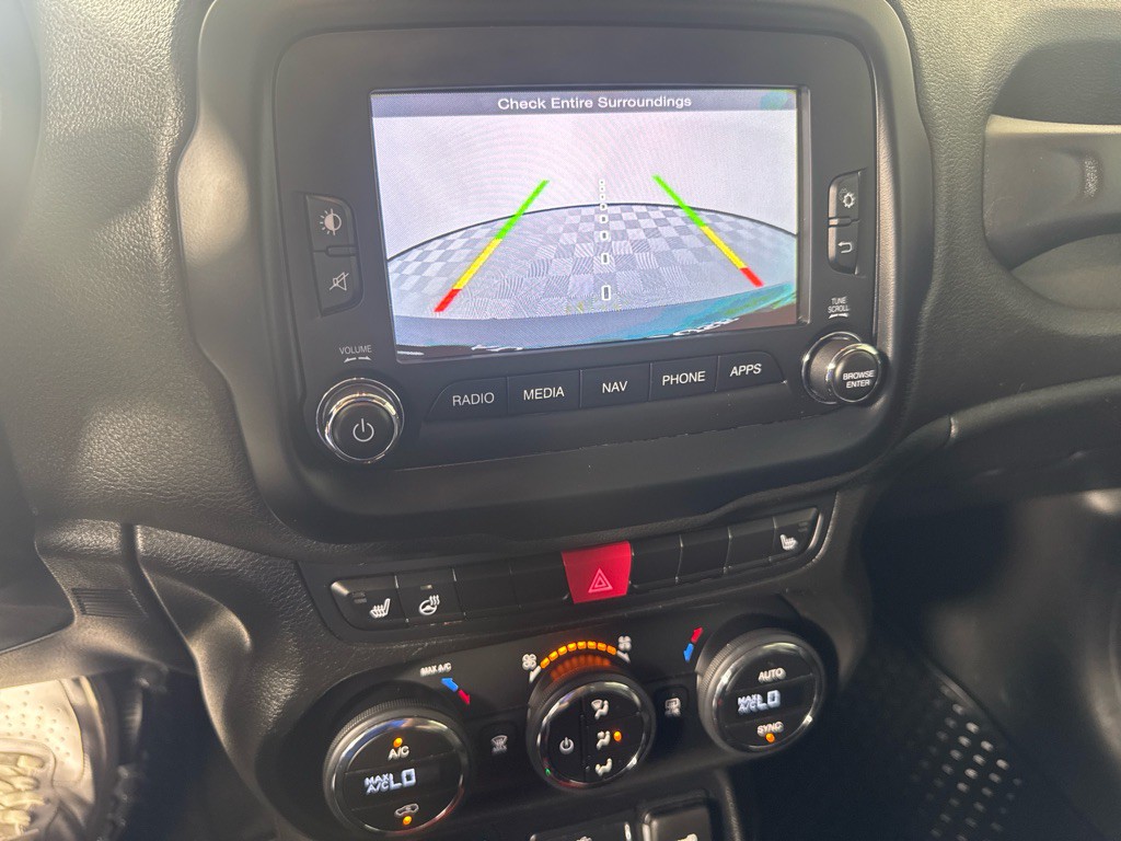2016 Jeep Renegade Image 15