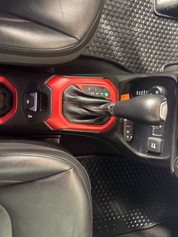 2016 Jeep Renegade Image 17