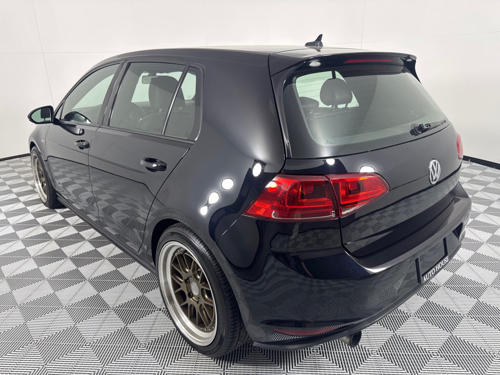 2015 Volkswagen GTI Image 8