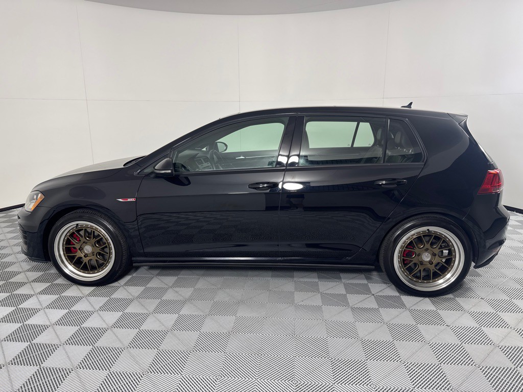 2015 Volkswagen GTI Image 9
