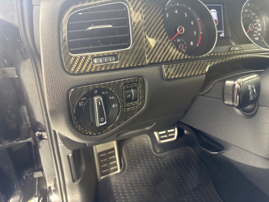 2015 Volkswagen GTI Image 16