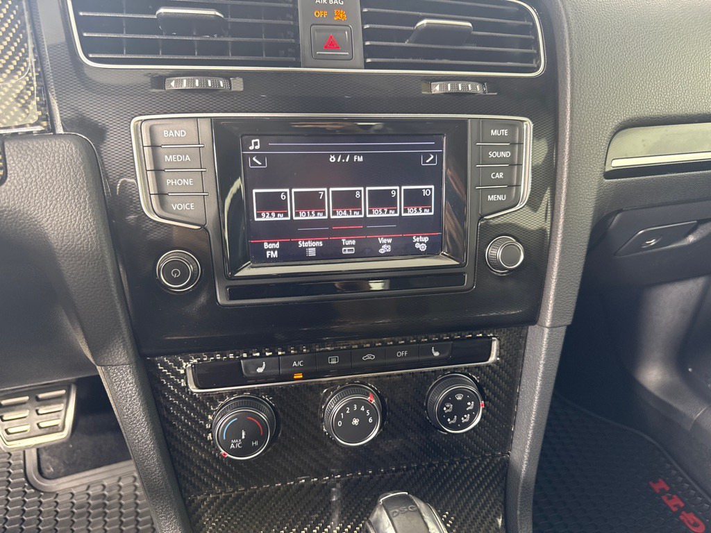 2015 Volkswagen GTI Image 18