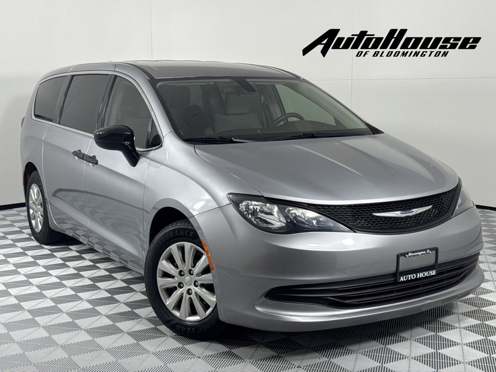 2020 Chrysler Voyager Image 1