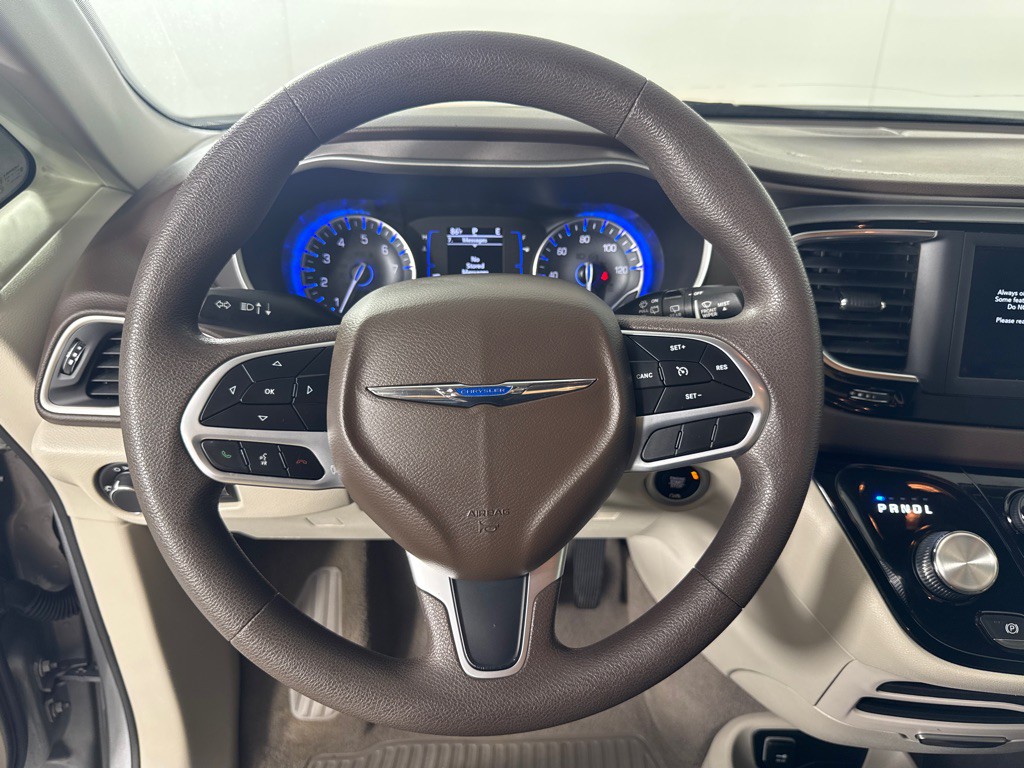 2020 Chrysler Voyager Image 13