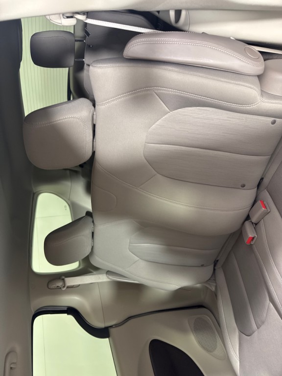 2020 Chrysler Voyager Image 17