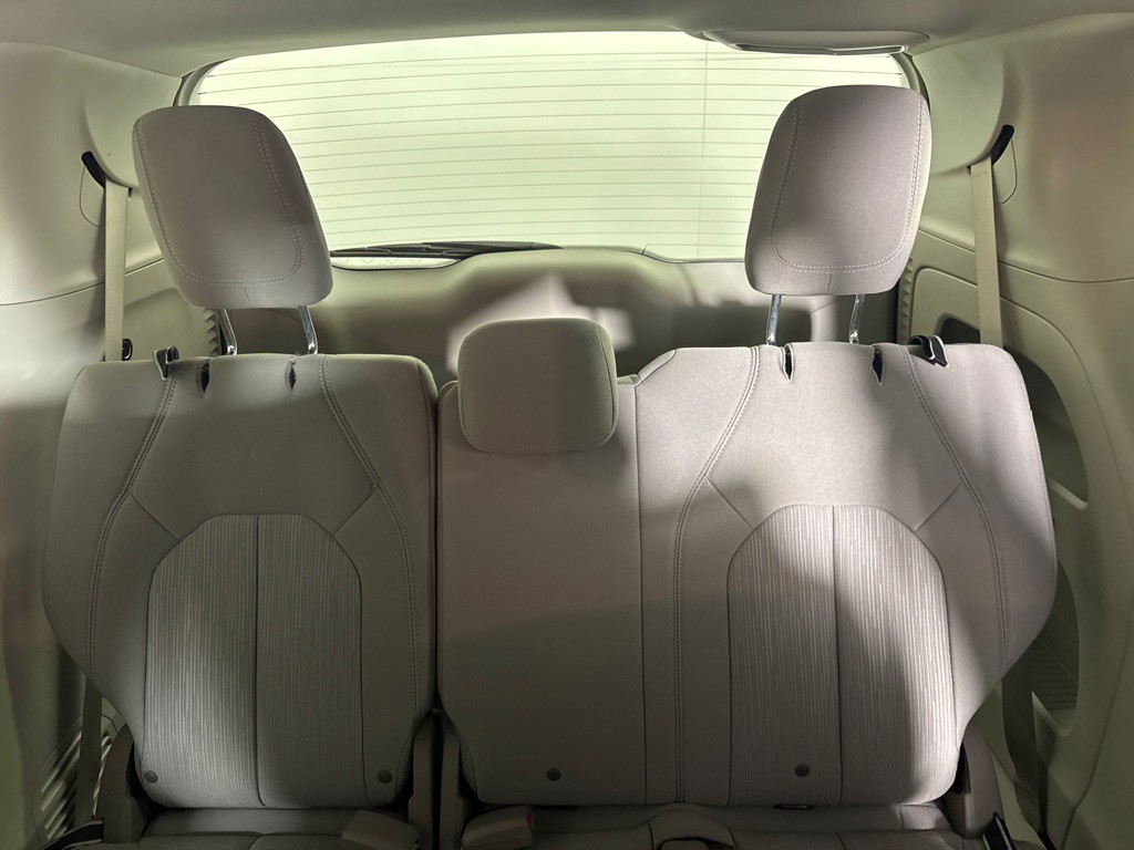 2020 Chrysler Voyager Image 18