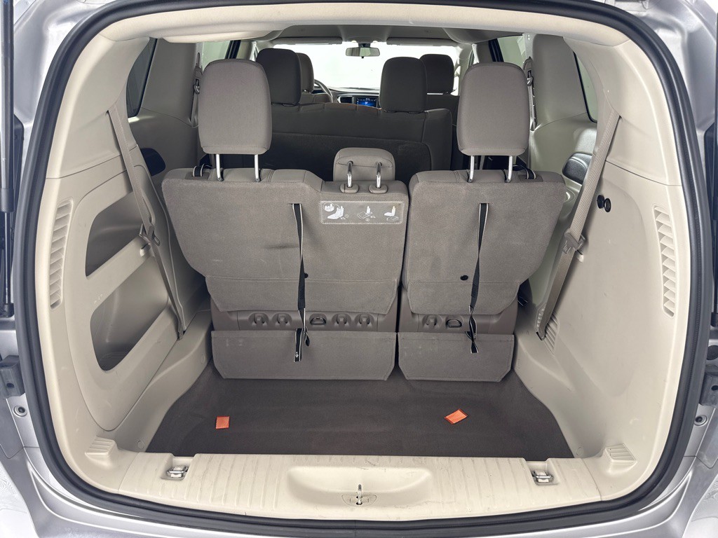 2020 Chrysler Voyager Image 19