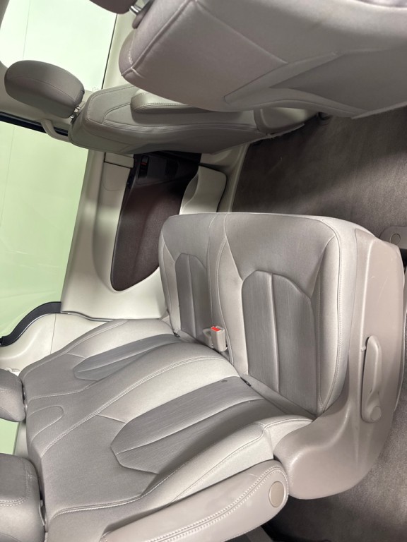 2020 Chrysler Voyager Image 20