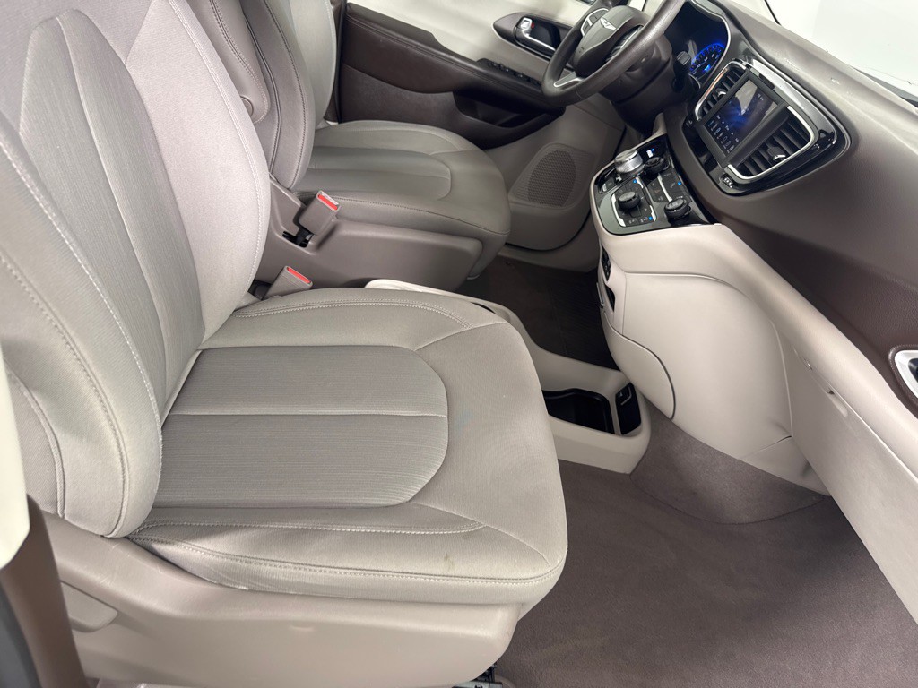 2020 Chrysler Voyager Image 21
