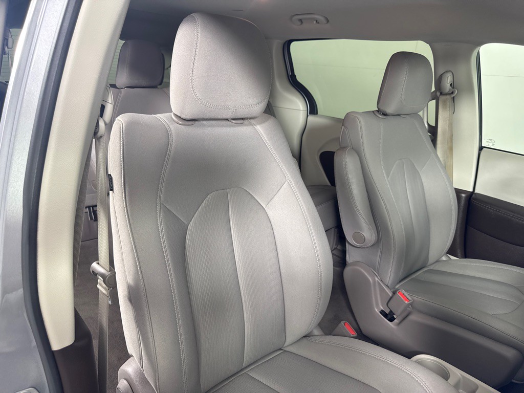 2020 Chrysler Voyager Image 22