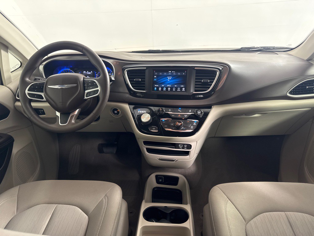 2020 Chrysler Voyager Image 23
