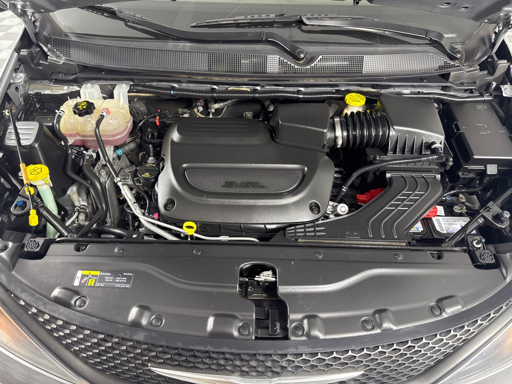 2020 Chrysler Voyager Image 24