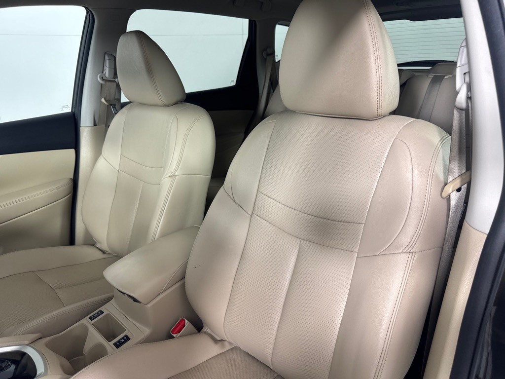 2016 Nissan Rogue Image 12