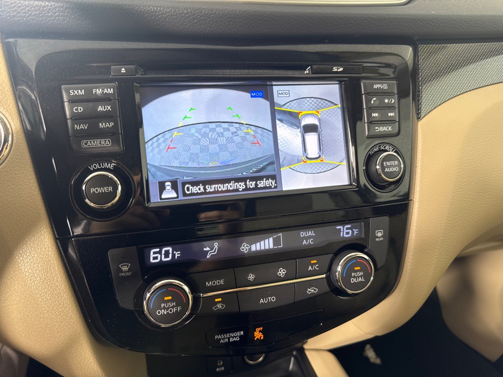 2016 Nissan Rogue Image 17