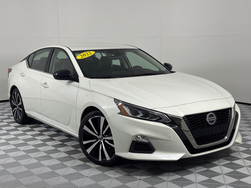 2022 Nissan Altima Image 2