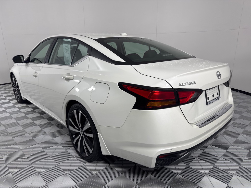 2022 Nissan Altima Image 8