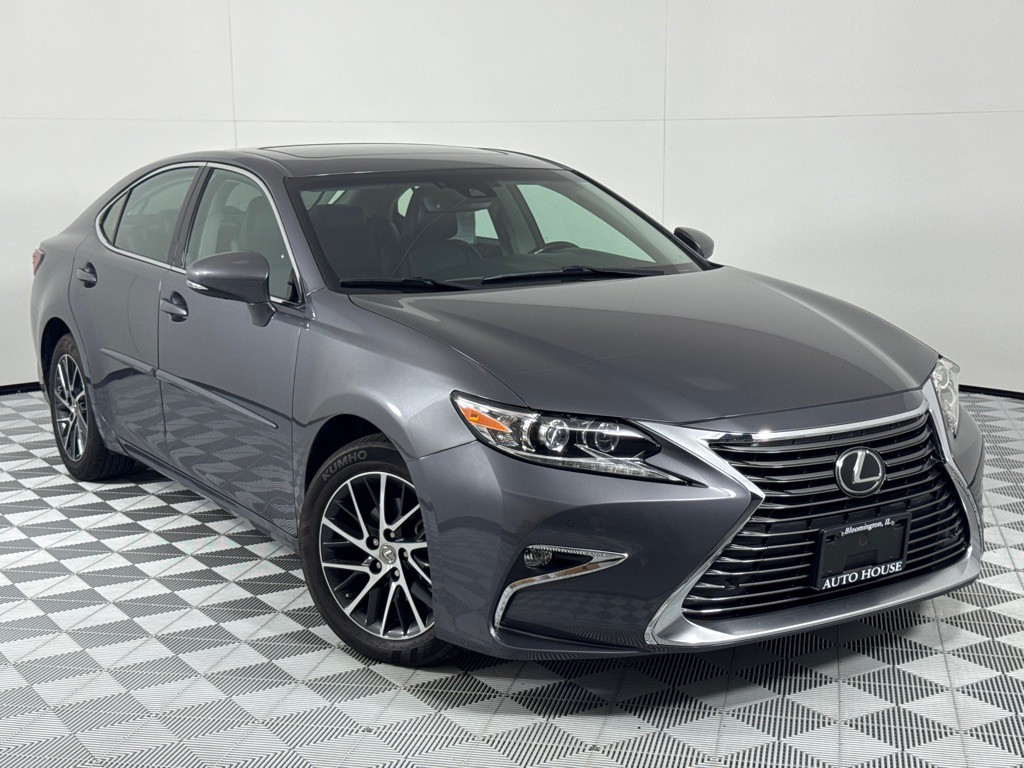 2016 Lexus ES Image 2