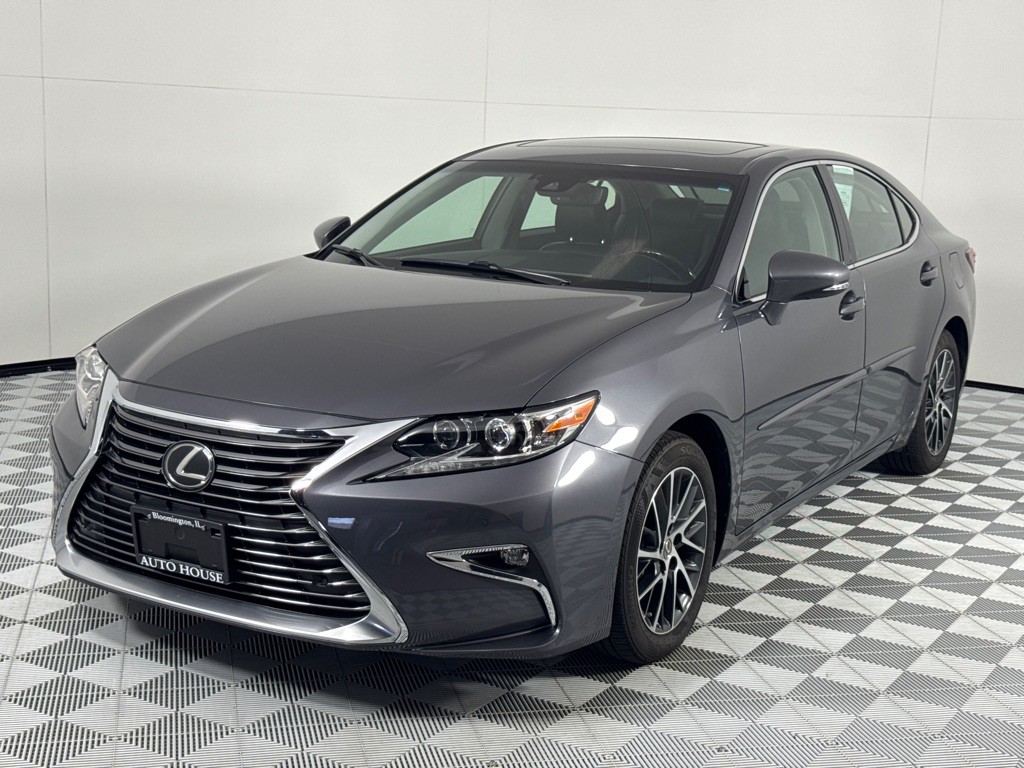 2016 Lexus ES Image 11