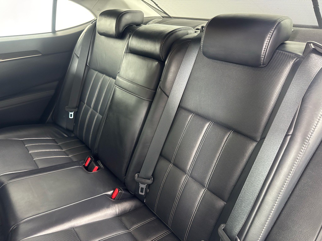2016 Lexus ES Image 24