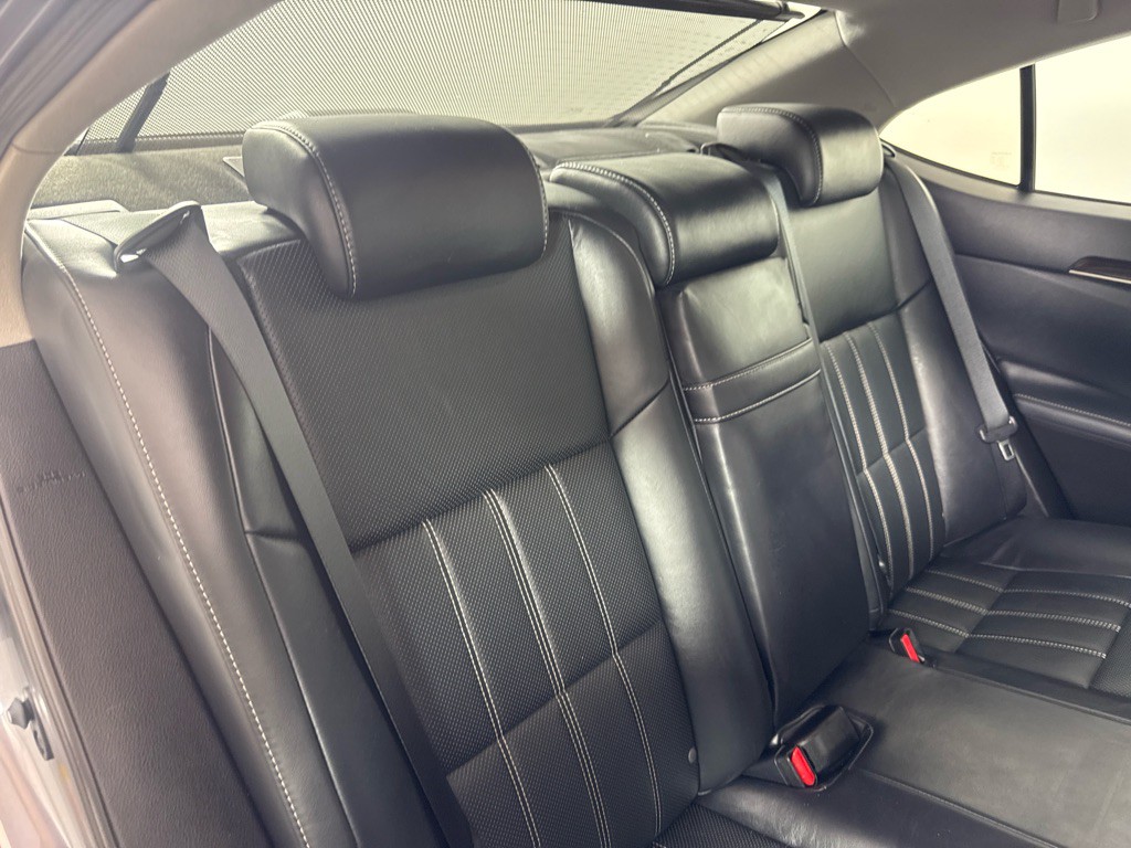 2016 Lexus ES Image 26