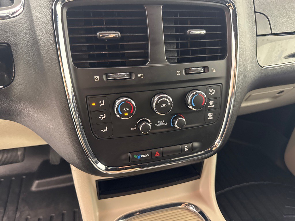2016 Dodge Grand Caravan Image 16
