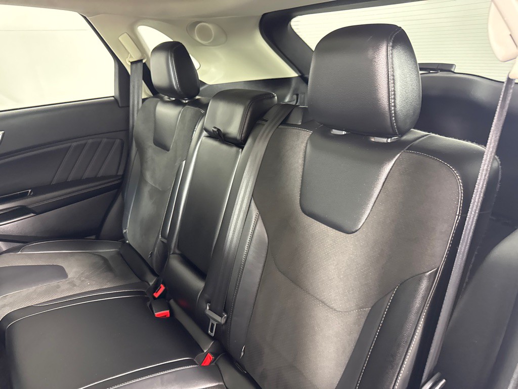 2015 Ford Edge Image 23