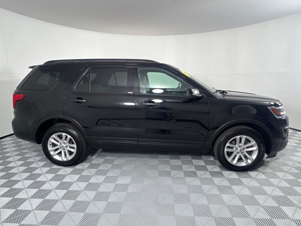 2017 Ford Explorer Image 4