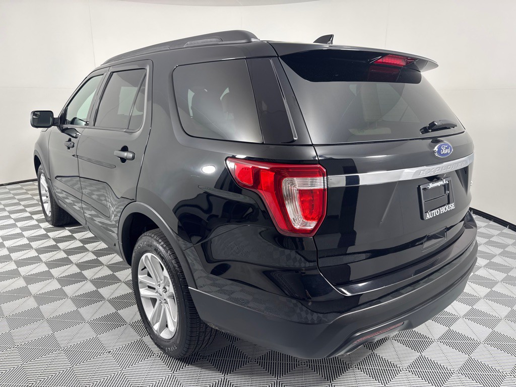 2017 Ford Explorer Image 8