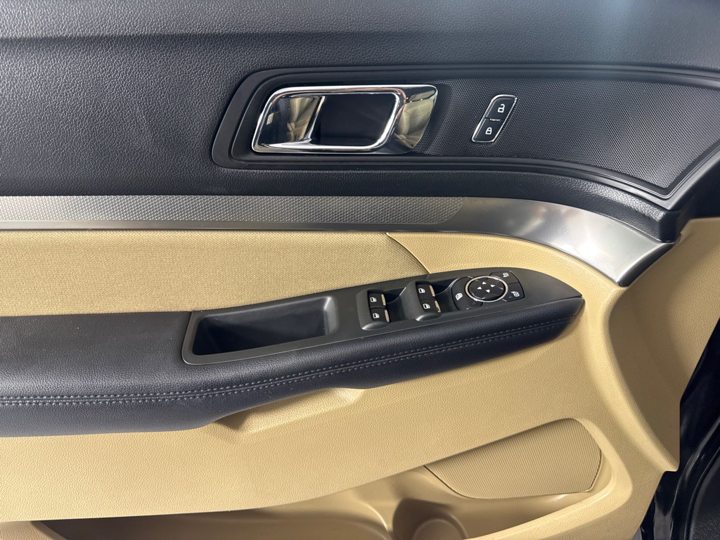 2017 Ford Explorer Image 13