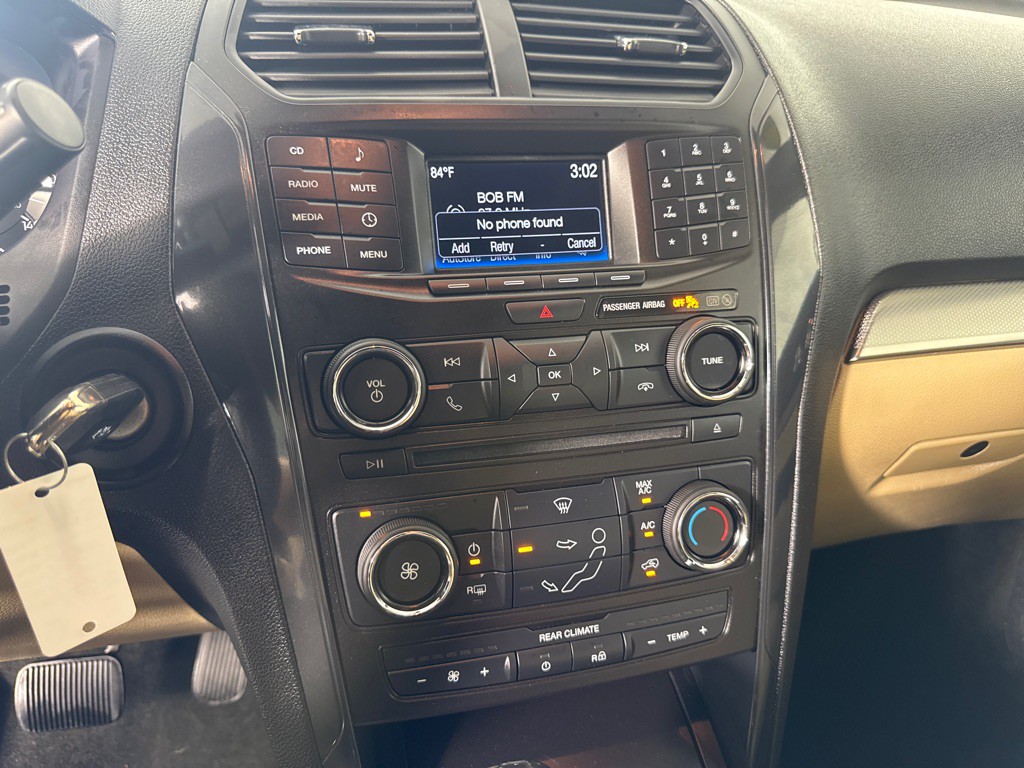 2017 Ford Explorer Image 18