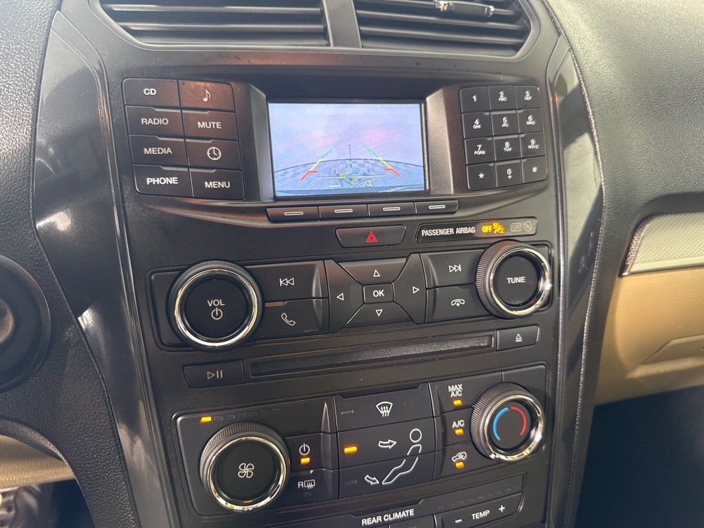 2017 Ford Explorer Image 19