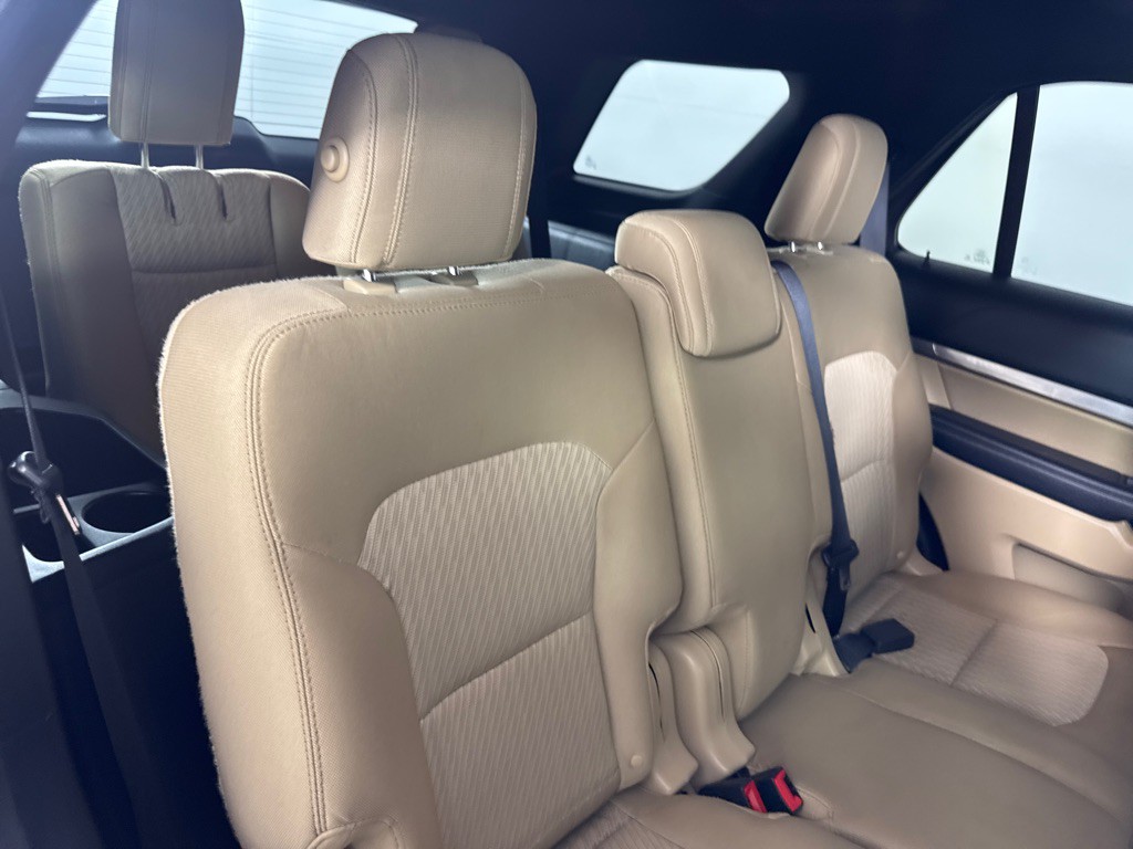 2017 Ford Explorer Image 26