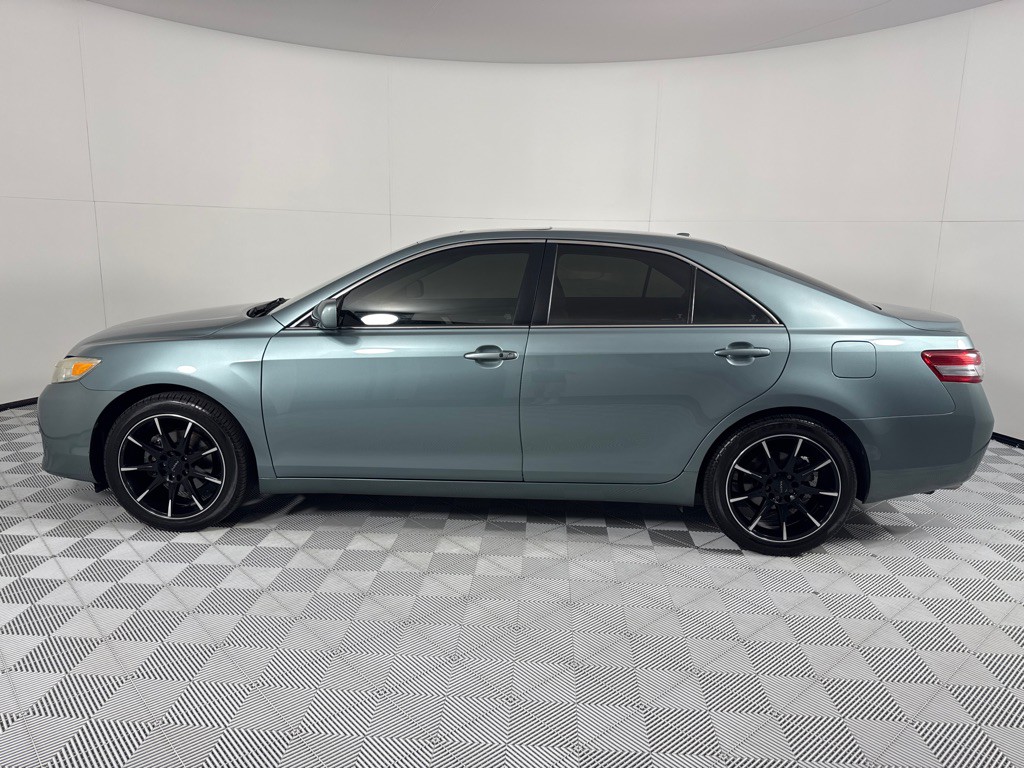 2011 Toyota Camry Image 4