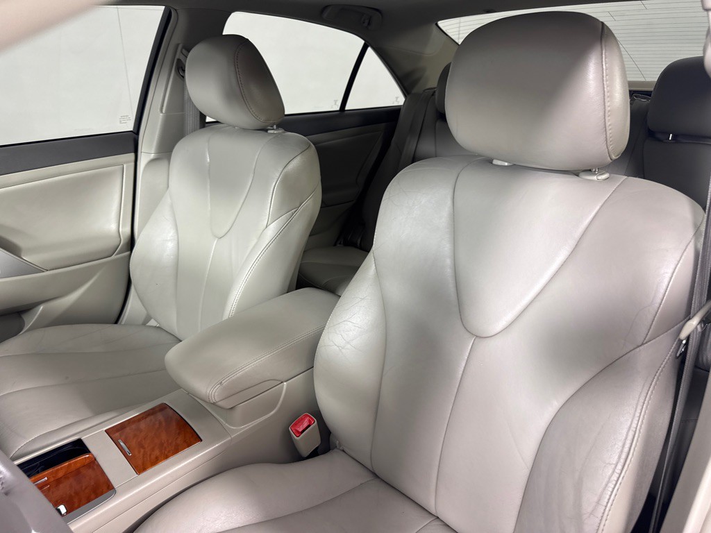 2011 Toyota Camry Image 10