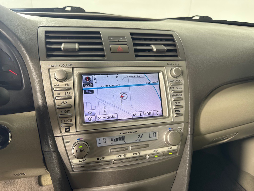 2011 Toyota Camry Image 14