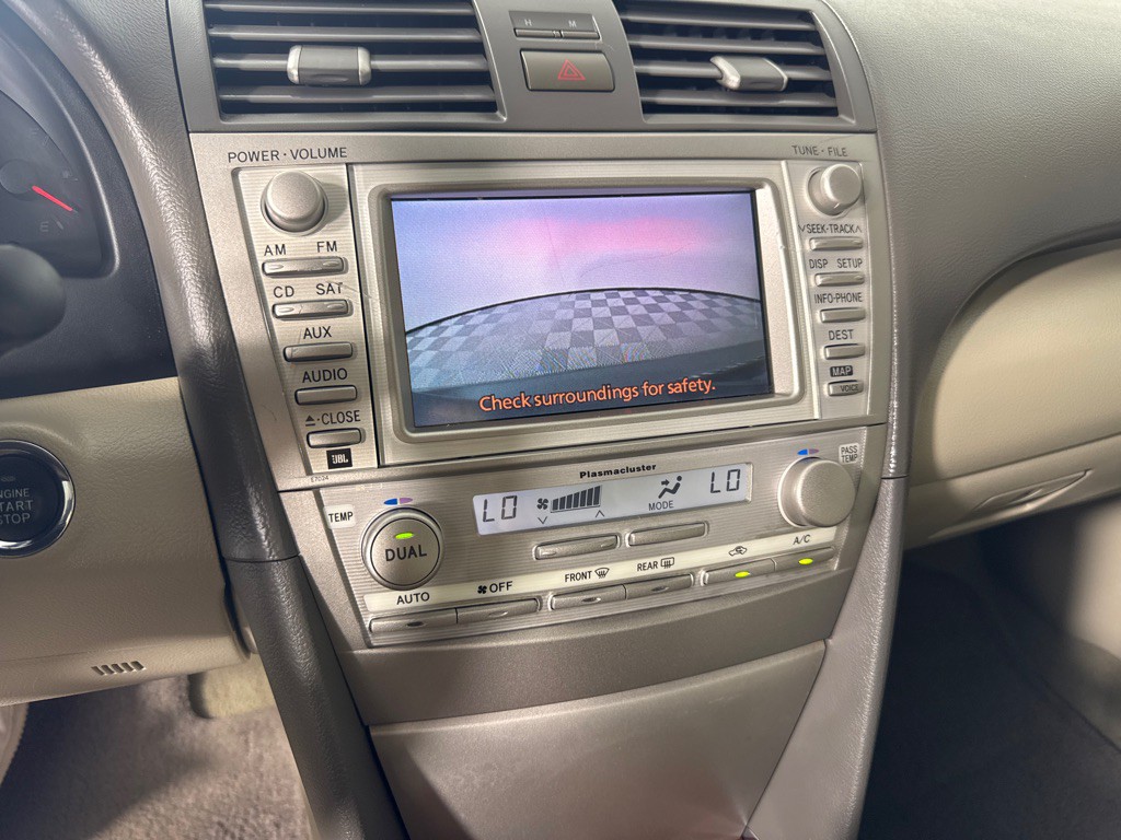 2011 Toyota Camry Image 15