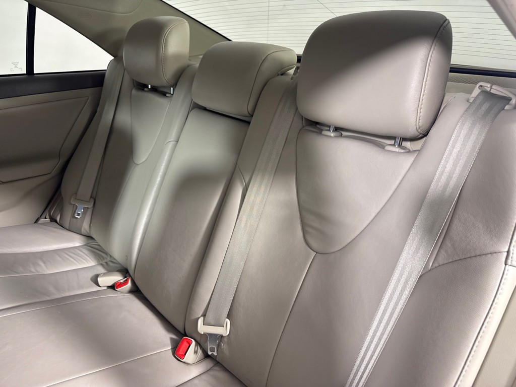 2011 Toyota Camry Image 18
