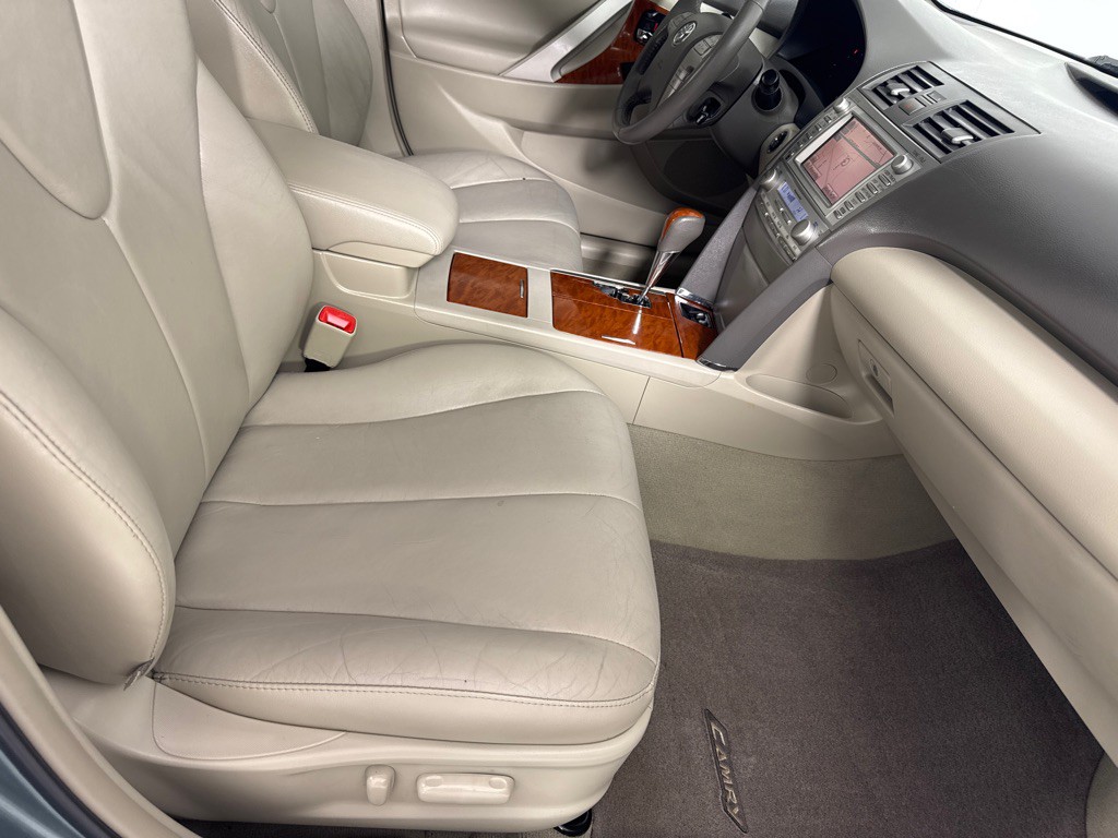 2011 Toyota Camry Image 21