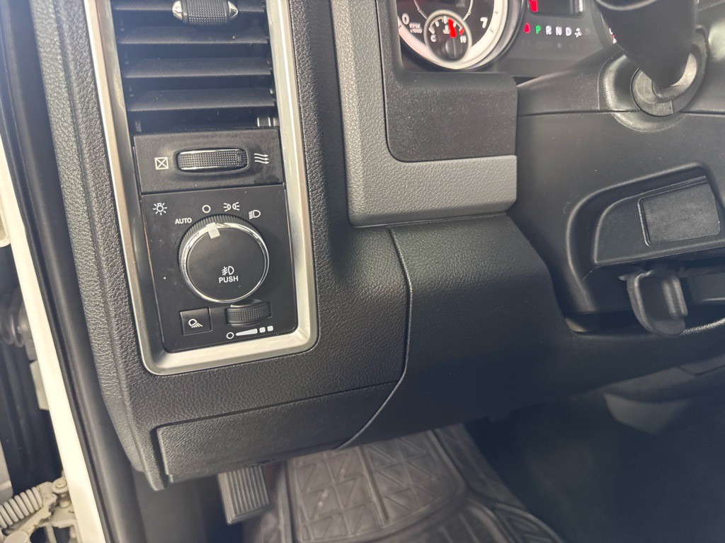 2015 RAM 1500 Image 12