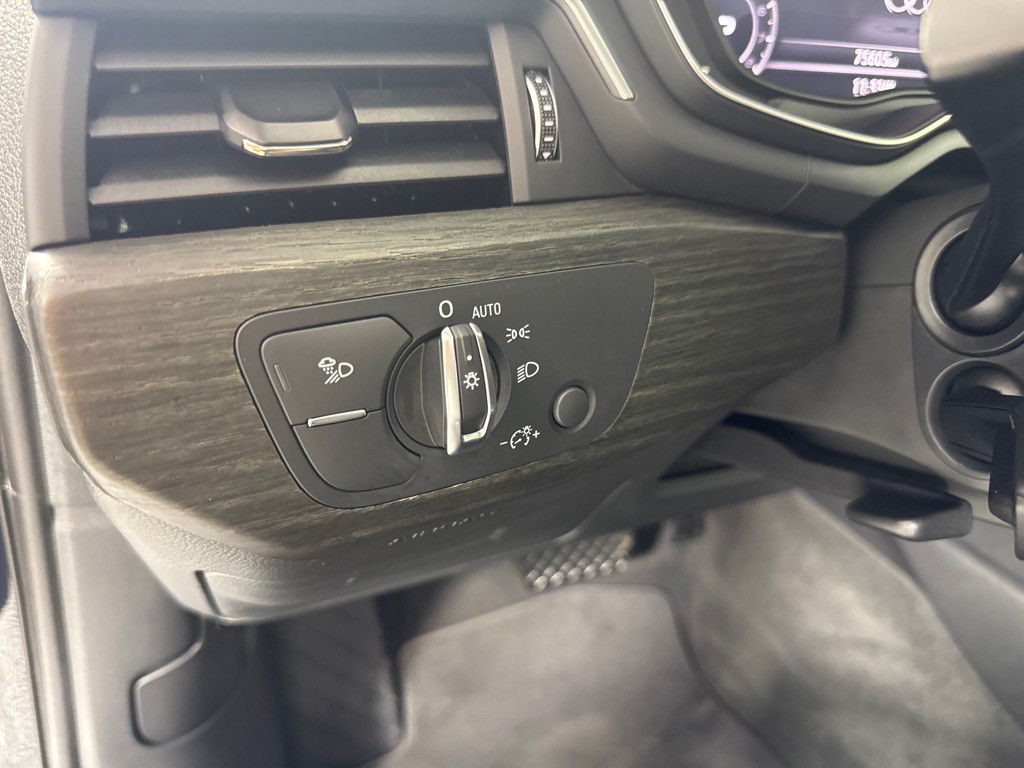 2018 Audi A4 Image 16