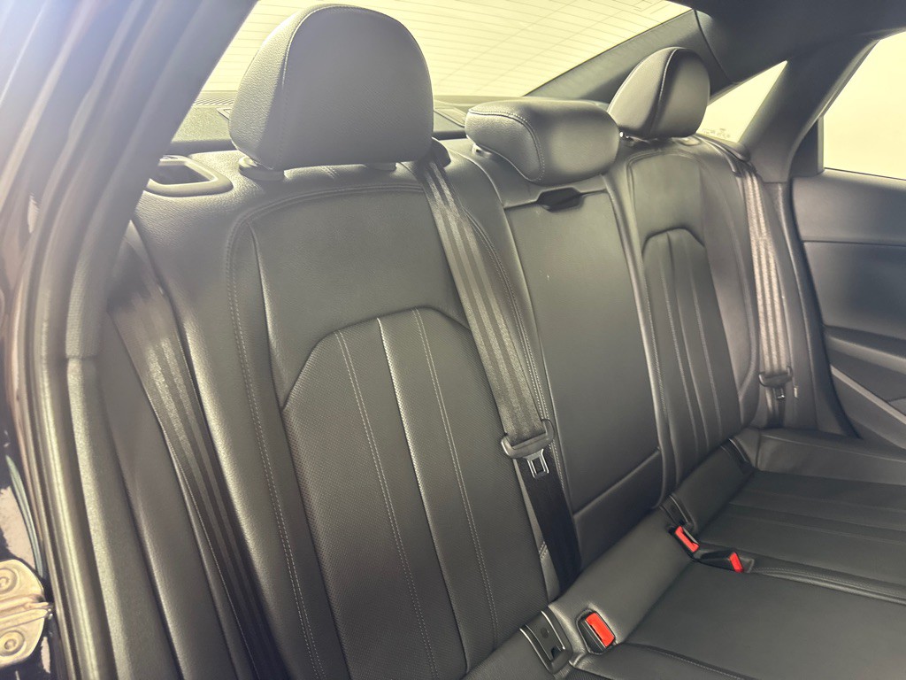 2018 Audi A4 Image 24